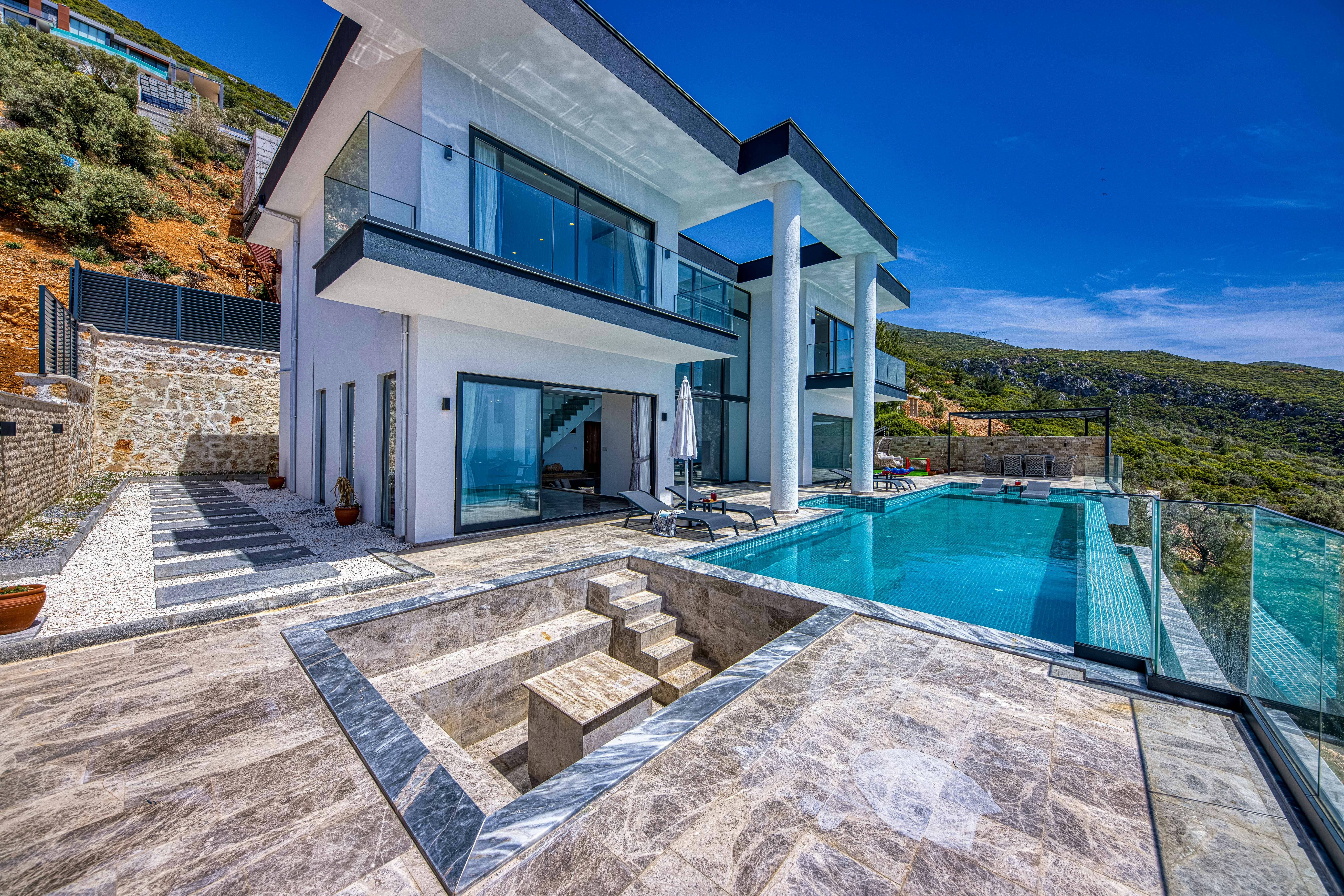 Luxury Property 3